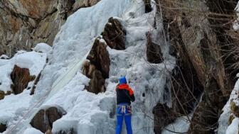 oesterreich-pitztal-eisklettern-pitztalschlucht-winter-peer alexander-9ekepiz (4).jpg