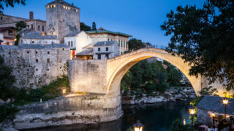 bosnien-banat-mostar at night.jpg