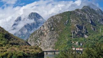bosnien-banat-sarajevo-mostar road detail.jpg