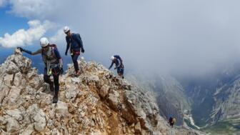 Deutschland_Bayern_Garmisch-Partenkirchen_Wetterstein_Zugspitze_Höllental_Klettersteig_Tagestour_9KSZUG_Sommer_Sonne (11).jpg