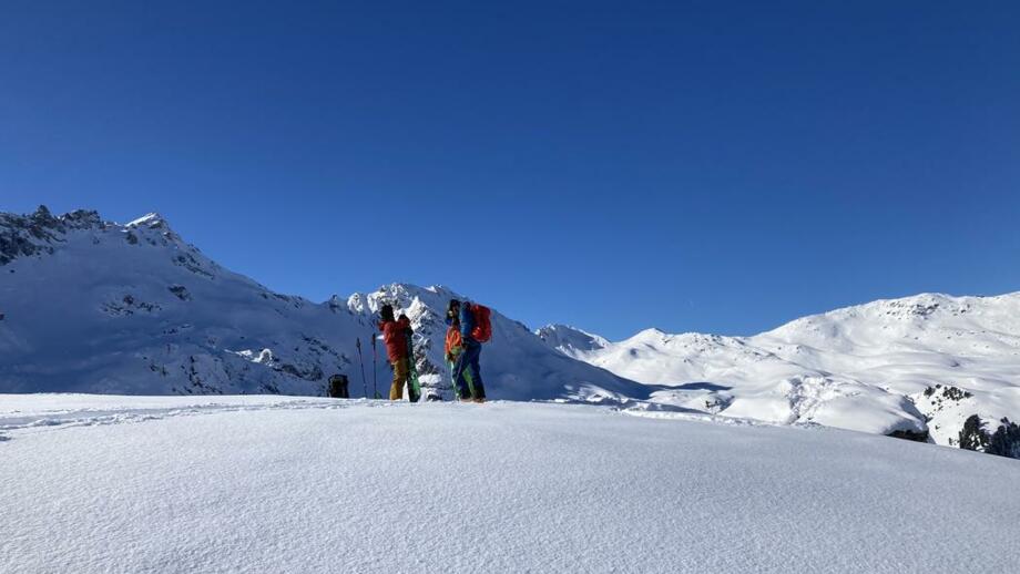 Österreich_Lizumer Hütte_Lawinenausbildung_Tuxer Alpen_Ortovox (11).jpg