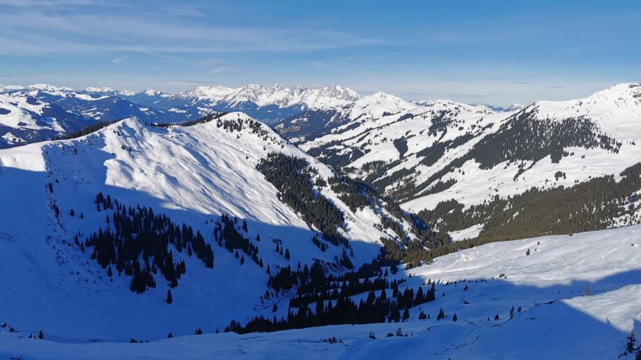 oesterreich-kitzbueheler-alpen-bochumer-huette-schneeschuhwandern-seboc-img-20231227-114814.jpg