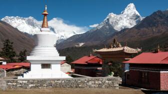 nepal-hikte-view-of-stupa-at-tengboche-monastery-with-mount-everest-nuptse-to-lhotse-ridge-and-ama-dablam-in-the-background-shutterstock_176994272.jpg