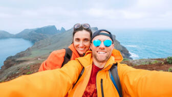Selfie von zwei Wanderern auf der Halbinsel Ponta de Sao Lourenco