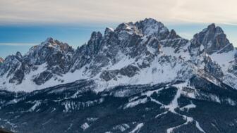 italien-suedtirol-dolomiten-sexten-kreuzbergpass-shkreuz-skitouren-shutterstock-2490696811.jpg