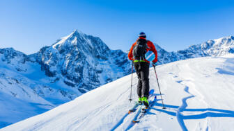 italien-suedtirol-dolomiten-sexten-kreuzbergpass-shkreuz-skitouren-shutterstock-717776347.jpg