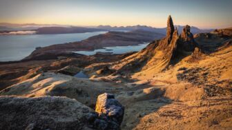 shutterstock_354784274_Isle_of_Skye_Landschaft.jpg