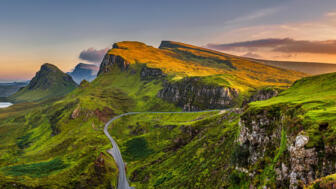 schottland-isle-of-skye-quiraing-shutterstock_345330161.jpg