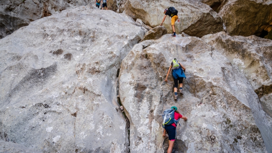 spanien-mallorca-tramuntana-ysest-torrent-de-pareis-wandergruppe-shutterstock_2473821049.jpg