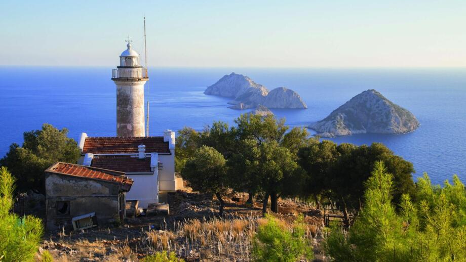 asien-tuerkei-tulyk-kultur-natur-leuchtturm-adrasan-meer-223835728.jpg
