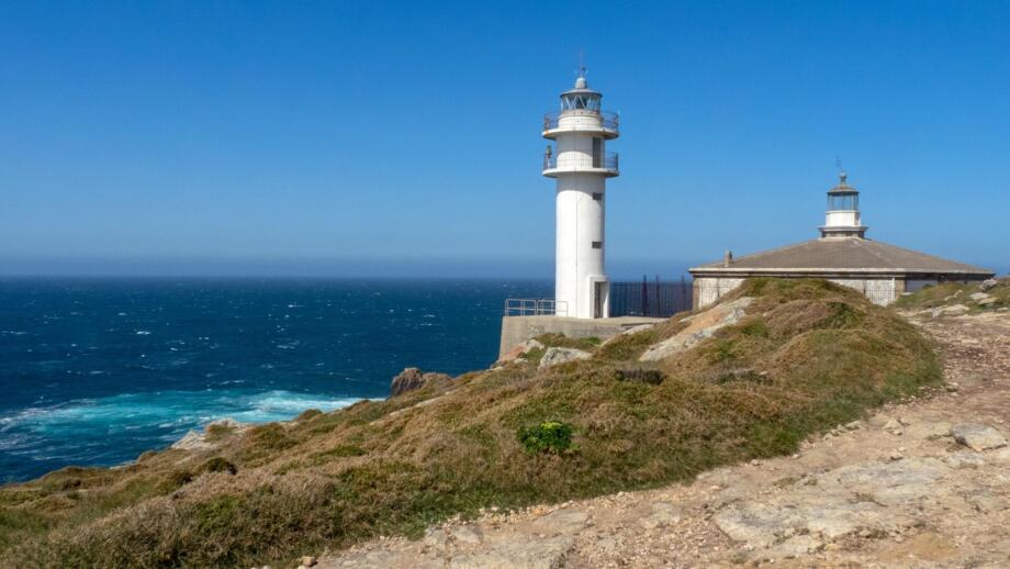 spanien-galizien-esgal-leuchtturm-tourinan-shutterstock-2286147459.jpg