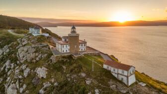 spanien-galizien-esgal-leuchtturm-faro-de-fisterra-shutterstock-2631915225.jpg
