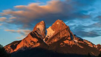 europa-spanien-eskat-felsgipfel- pedraforca-pyrenaeen-shutterstock_2095067887.jpg