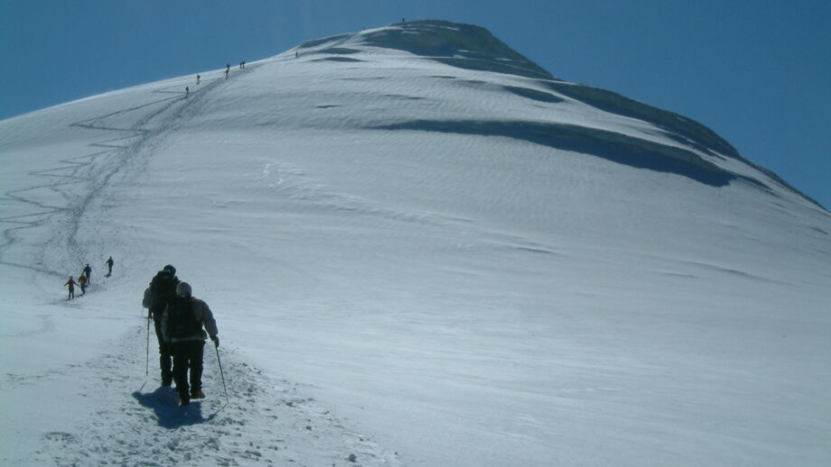 TUARA_Agentur_01 (1).jpg