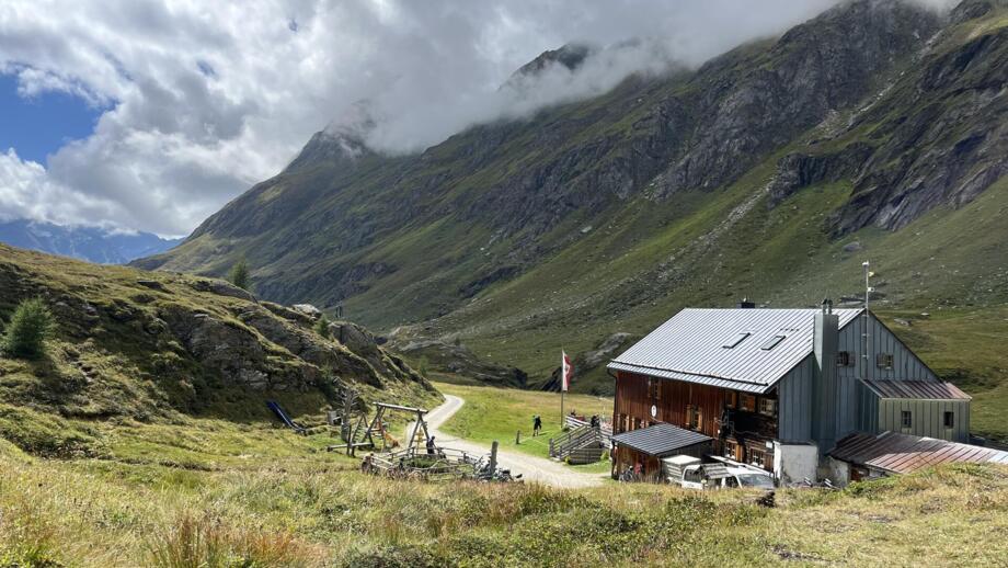 oesterreich-hotjoh-hochtourenkurs-großvenediger-hohe tauern-johannishütte-defreggerhaus (16).jpg
