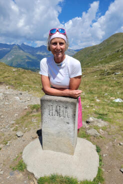 Bergwanderführerin Sissi von Preysing lehnt sich auf Italien