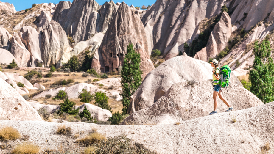 tuerkei-kappadokien-ystuka-women-pasabag-valley-shutterstock_1026773887.jpg