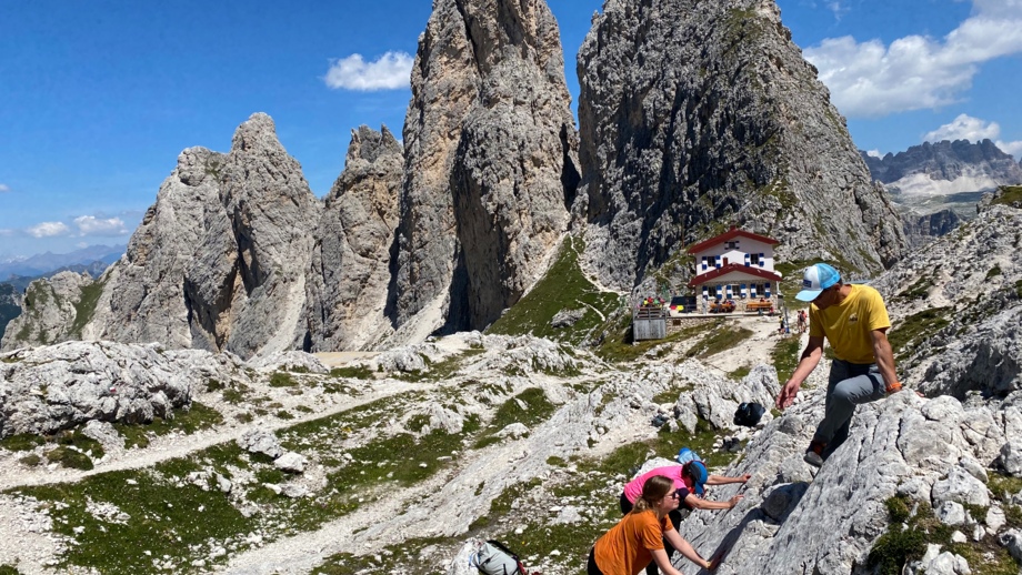 Italien_Dolomiten_Fonda Savio_GFDOL_2022_Julia Andre_Klettern_Grundkurs_Fels_Ausbildung (11).jpeg