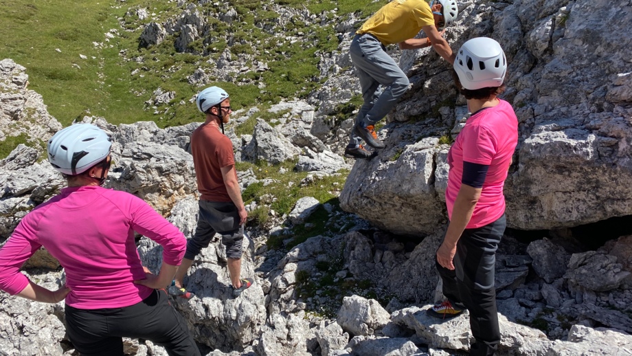 Italien_Dolomiten_Fonda Savio_GFDOL_2022_Julia Andre_Klettern_Grundkurs_Fels_Ausbildung (8).jpeg