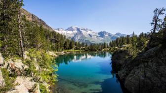Spanien_Pyrenäen_Posets Maladeta Nationalpark_shutterstock_2149404657.jpg