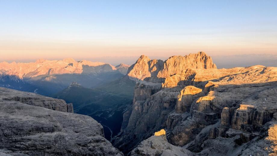 Piz Boè, den höchsten Berg der Sellagruppe in den Dolomiten.