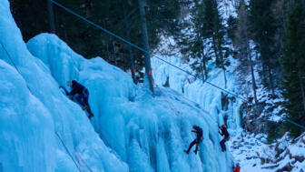 oesterreich-eiskletterkurs-matreier tauernhaus-eispark-osttirol-9ekeost-dsc-5015bearbeitet.jpg
