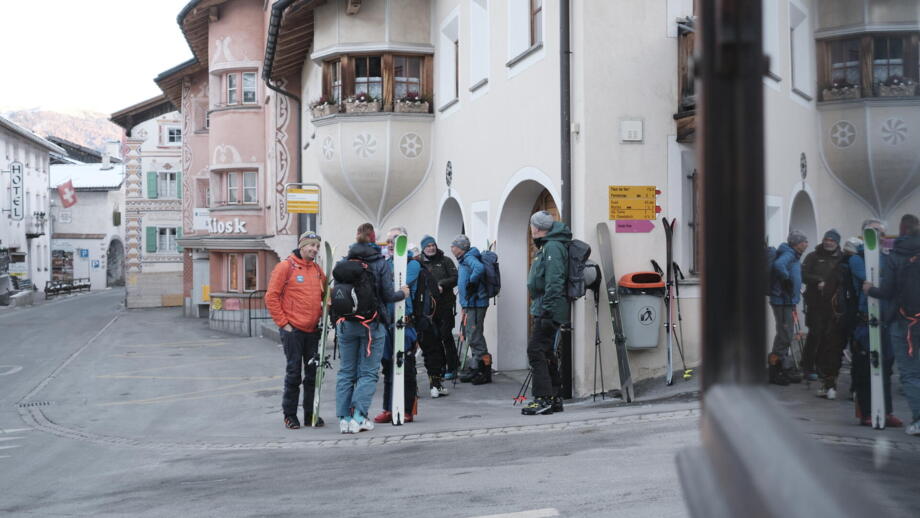 Skitourengruppe im Val Müstair