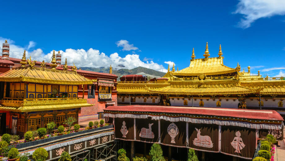 Der Jokhang-Tempel in Lhasa, Tibet in der Morgensonne