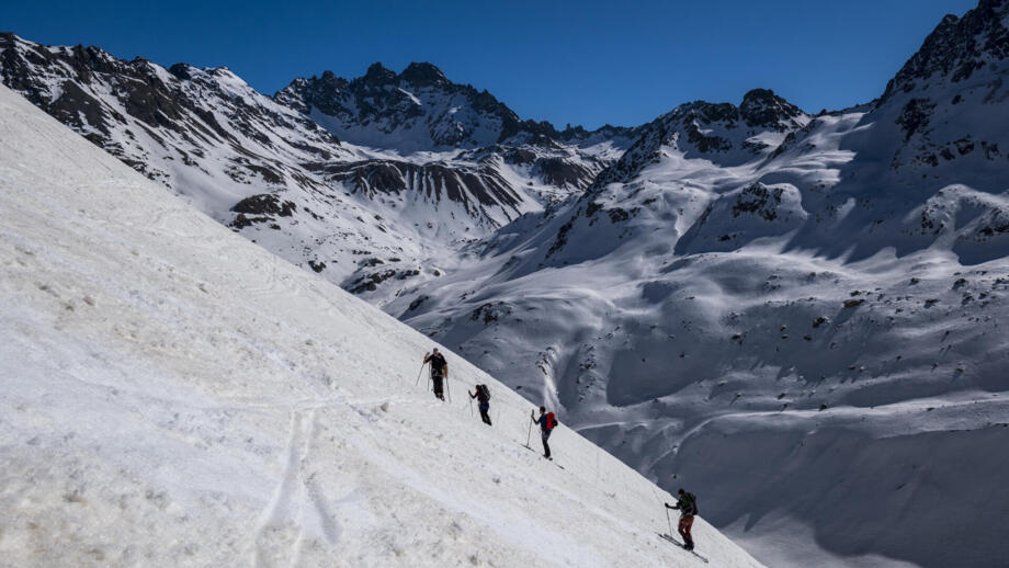 oesterreich-silvretta-skitourenkurs-jamtalhuette-asjam-bg-220324-1019814.jpg