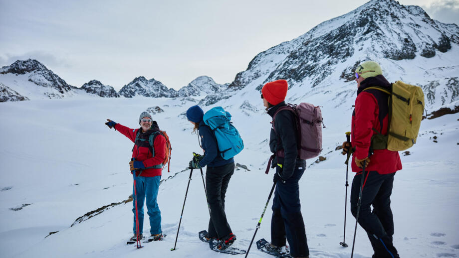 schneeschuhwandern-alpen-oliverfarys-X8A5793.jpg