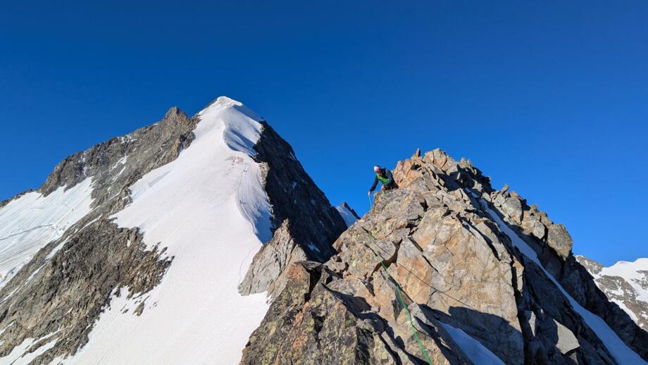 schweiz-bernina-biancograt-pizbernina-hdbia (17).jpg