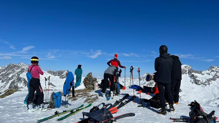 Skifahrer vor der Abfahrt