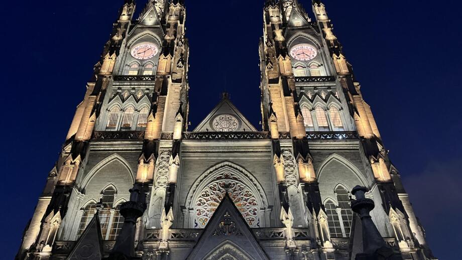 Basilica del Voto Nacinal bei Nacht, Quito