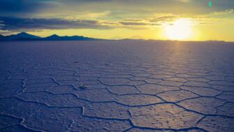 Salszsee Salar de Uyuni im letzten Sonnenlicht