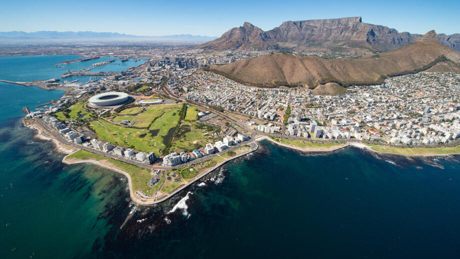 Luftbild auf den Tafelberg und die Bucht von Kapstadt