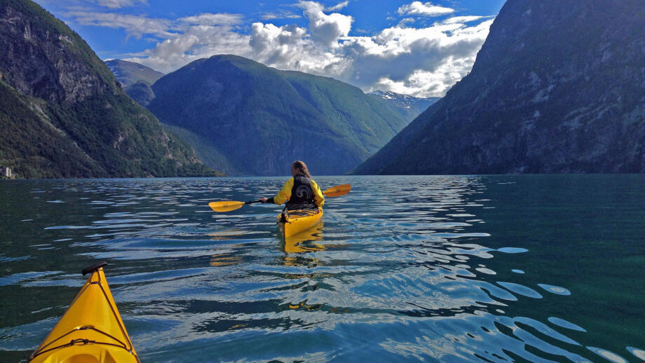 norwegen-filefjell-kajak-ardalsvatnet.jpg