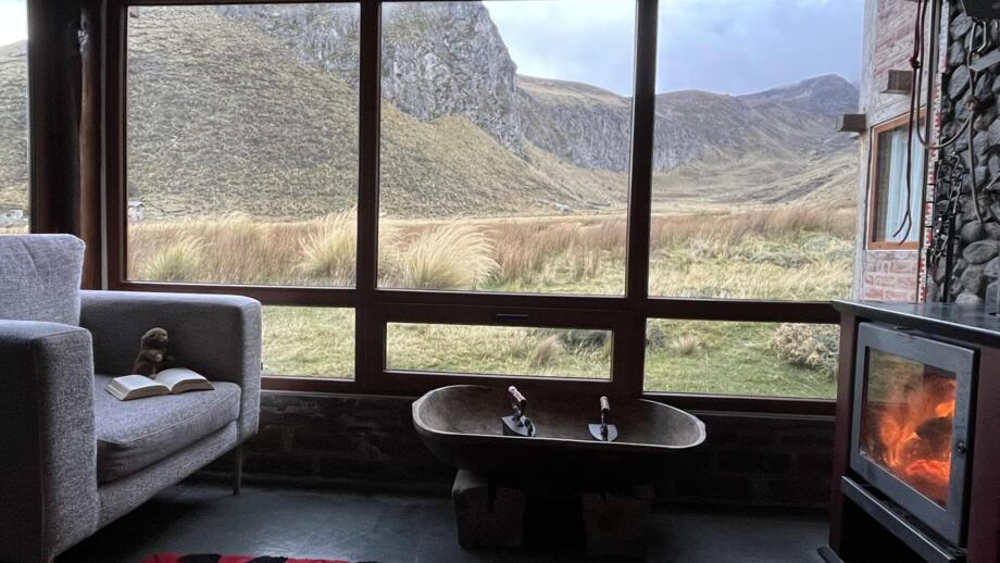 Gemütlicher Aufenthalt in der Chimborazo-Lodge mit Kaminfeuer