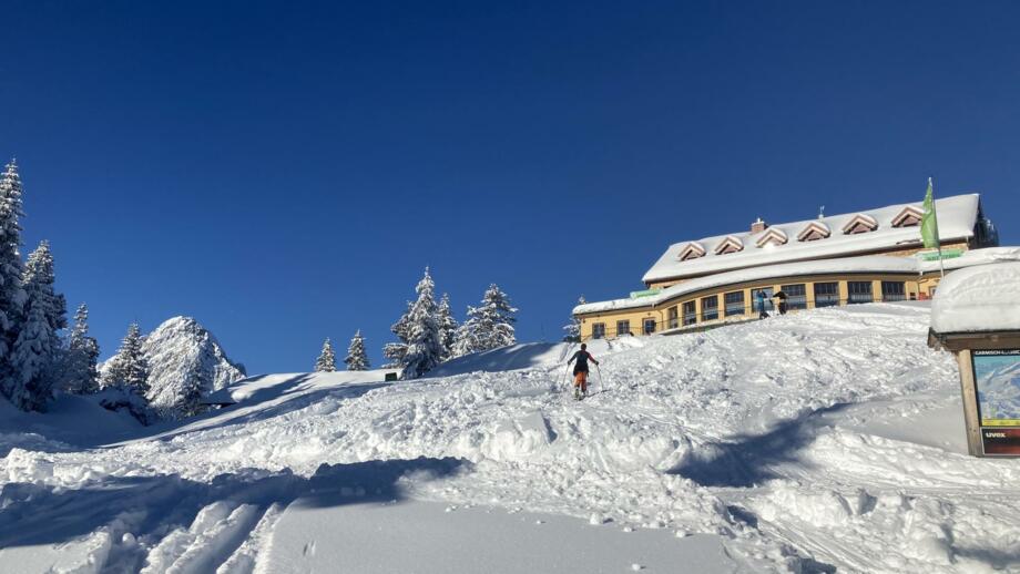 deutschland-kreuzeckhaus-garmisch-partenkirchen-9ktgap (9).jpg