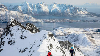 Norwegen_NOLOS_Skitouring_Lofoten_Espen Mortensen_The Arctic Triple_Copyright.jpg