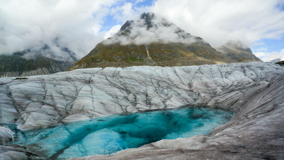 Schweiz_Wallis_Aletsch_Gletscherteich__see_shutterstock_1649295550.jpg