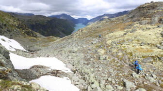 Norwegen-Jotunheimen-Nationalpark-Panorama-Gjendetunga-shutterstock_1349375738.jpg