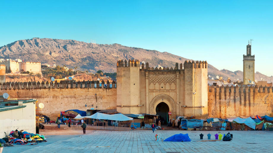 marokko-fes-tor zur alten medina-shutterstock_265637813.jpg