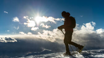 Österreich_Stubaier_Kalkkögel_Schneeschuh_Schneeschuhwanderer_shutterstock_387793411.jpg