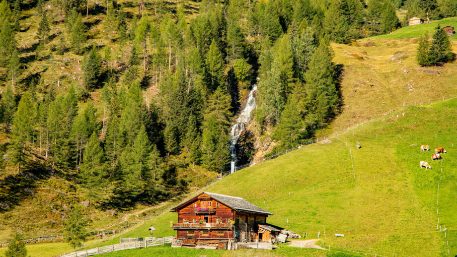 österreich-osttirol-bergsteigerdorf-villengratental-shutterstock_1548900617.jpg