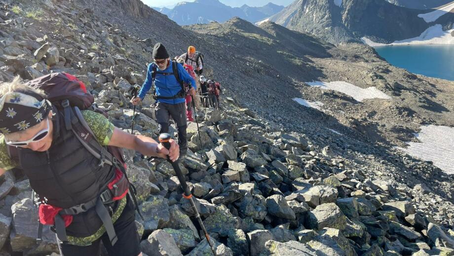 Türkei_Schwarzmeerregio_Kackarmassiv_Gruppe_Aufstieg_Karsee.jpg