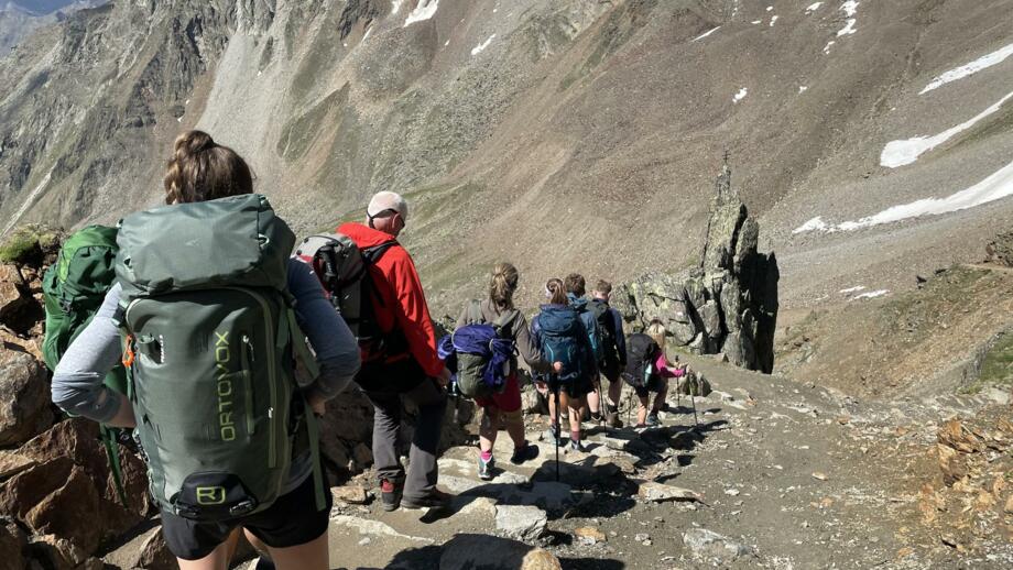 oesterreich-e5-alpenueberquerung-aqobe-fernwanderweg-mehrtageswanderung-huettenwanderung (1).jpg