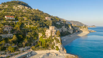 italien-finale-ligure-fafinale-shutterstock-1346315936.jpg