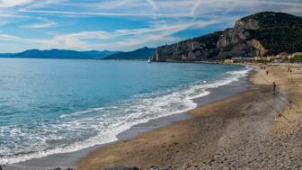 italien-finale-ligure-fafinale-shutterstock-2229611619.jpg