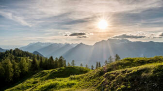 Alpbachtal_Panorama_shutterstock_1094421431.jpg