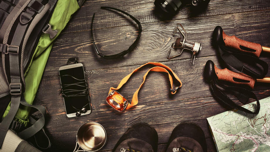 Ausrüstung_Wanderungen_shutterstock_476848102.jpg